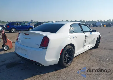 2019 Chrysler 300 S z USA, uszkodzony, nr VIN 2C3CCABGXKH746088